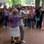 “La música me devolvió la vida”: adultos mayores encuentran