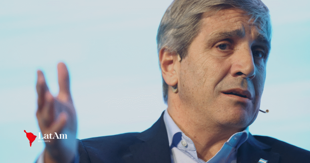 Argentina planea recomprar bonos y fortalecer reservas, dice Caputo a banqueros en Nueva York