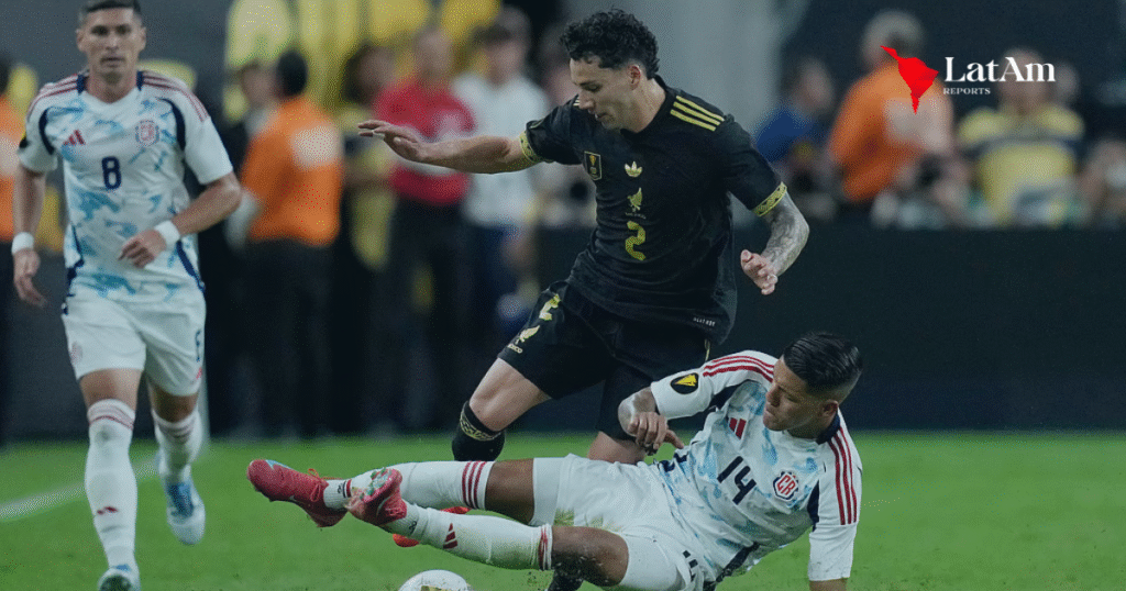 México avanza a los cuartos de final de la Copa Oro tras empate sin goles con Costa Rica