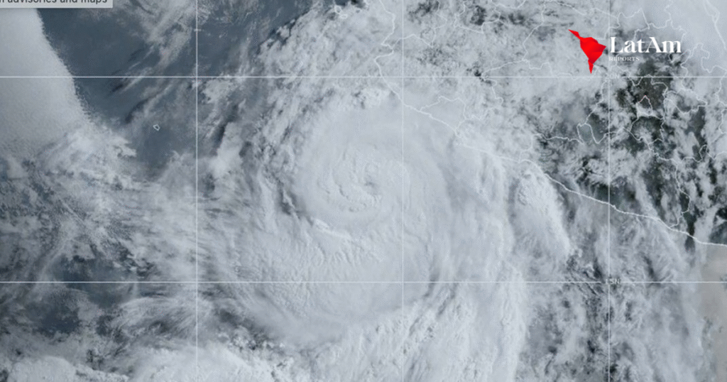 Tormenta tropical Flossie se debilita frente a la costa del Pacífico mexicano