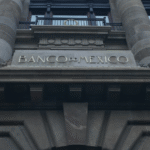 Banco Central de México señala recortes más moderados ante inflación persistente