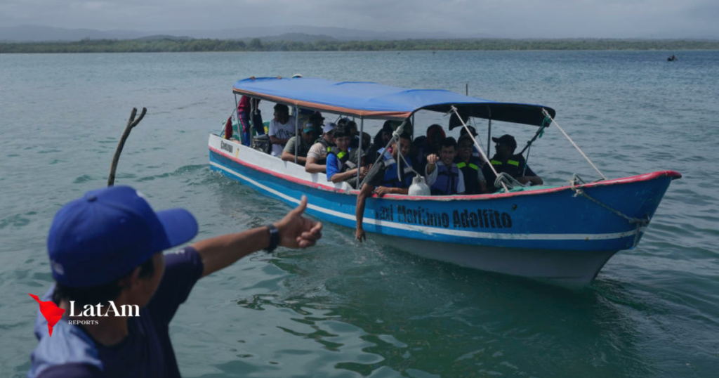 Migrantes cruzaron el Darién para llegar a EE. UU. Ahora, barco por barco, están regresando