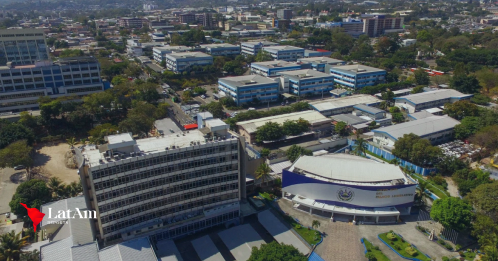 Congreso de El Salvador elimina financiamiento público de campañas electorales