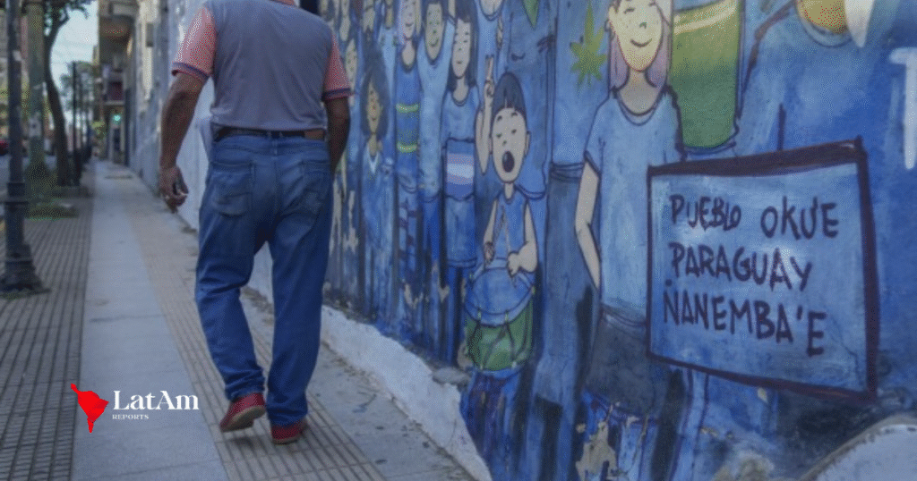 Paraguay lucha por preservar el guaraní, una lengua de raíces y alma